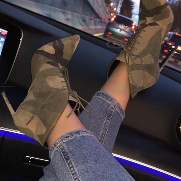 Ankle boot in camouflage patterned booties - Picture 6 of 8